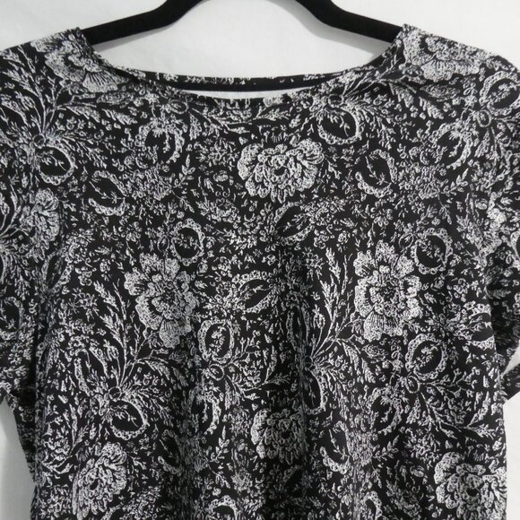 CROFT & BARROW Classic Tee | large | Floral Short Sleeve Black and White T-Shirt - Picture 4 of 15